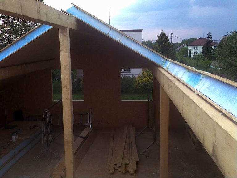 15. Montáž panelů střechy